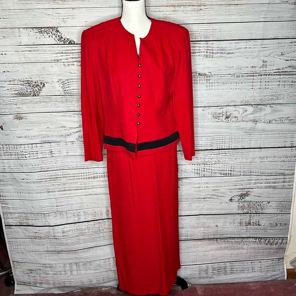 Women's 2 piece skirt suit by Lois snyder Dani Max size 8